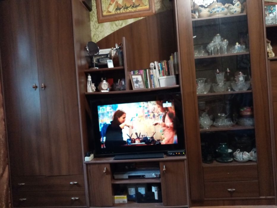 Стенка горка в гостинную в нормальним состоянии,