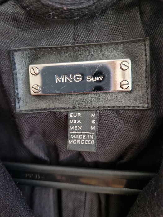 Welniany czarny plaszcz Mango 38 M zlote guziki