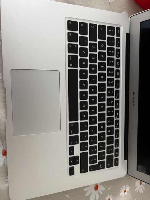 Laptop Apple MacBook Air 13 13,3" i5 - bateria 208 cykli - stan bdb