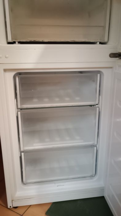 Холодильник indesit