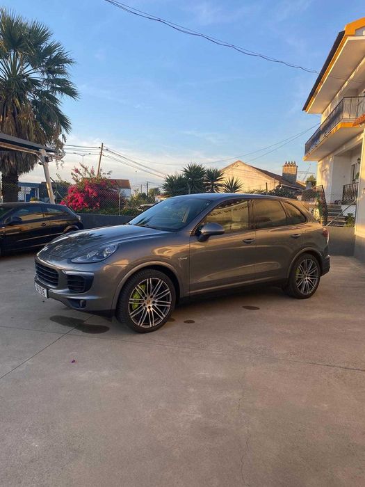 Porsche Cayenne S E-Hybrid