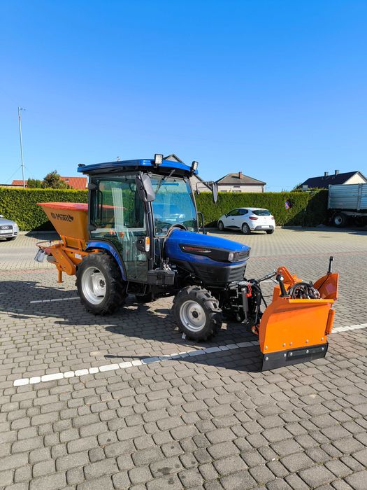 Ciągnik FARMTRAC 26 4WD zestaw komunalny (kab, radial, przedni TUZ)