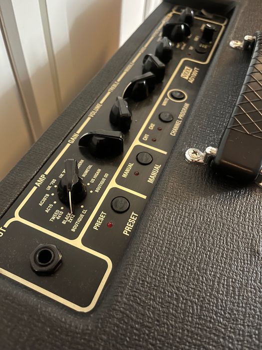 Amplificador de Guitarra Vox AD100VT
