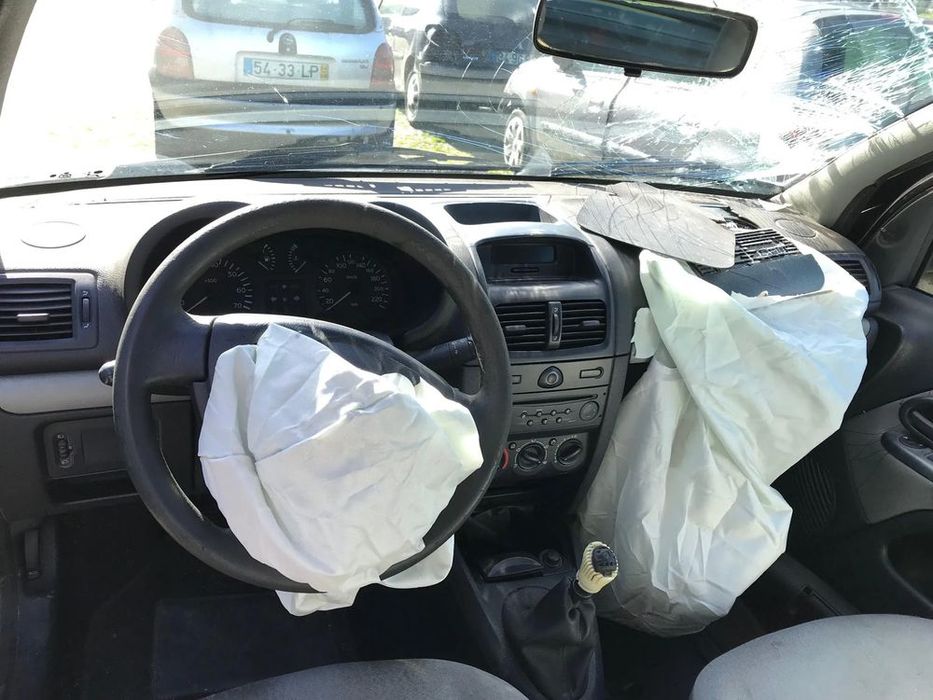 Renault Clio II 1.5 DCi Van 2002 - Para Peças