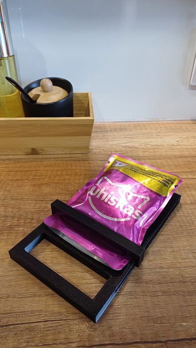 Wyciskarka do saszetek dla kota