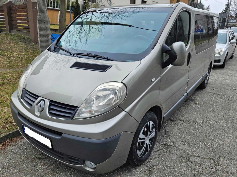 Wynajem bus 9cio osobowy Renault Trafic Passenger Katowice Ligota