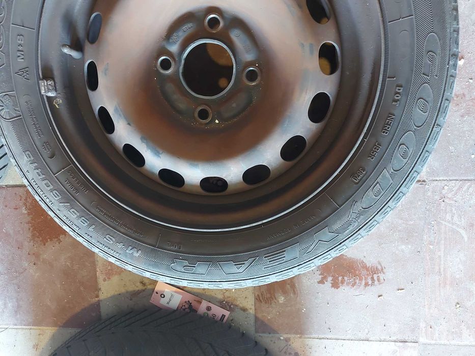 Felgi stalowe z oponami 15 cali