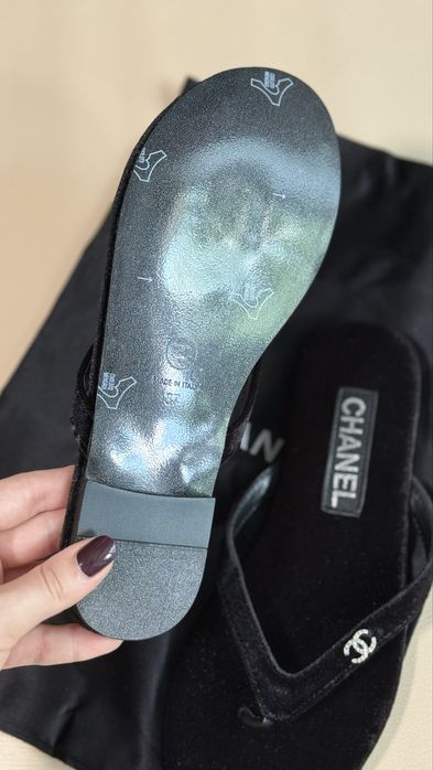 Шльопанці вʼєтнамки chanel чорні 37 розмір з пильовиком