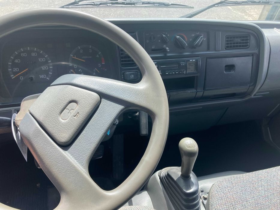 Mitsubishi Canter 2.8D c/ báscula só 240 mil kms reais