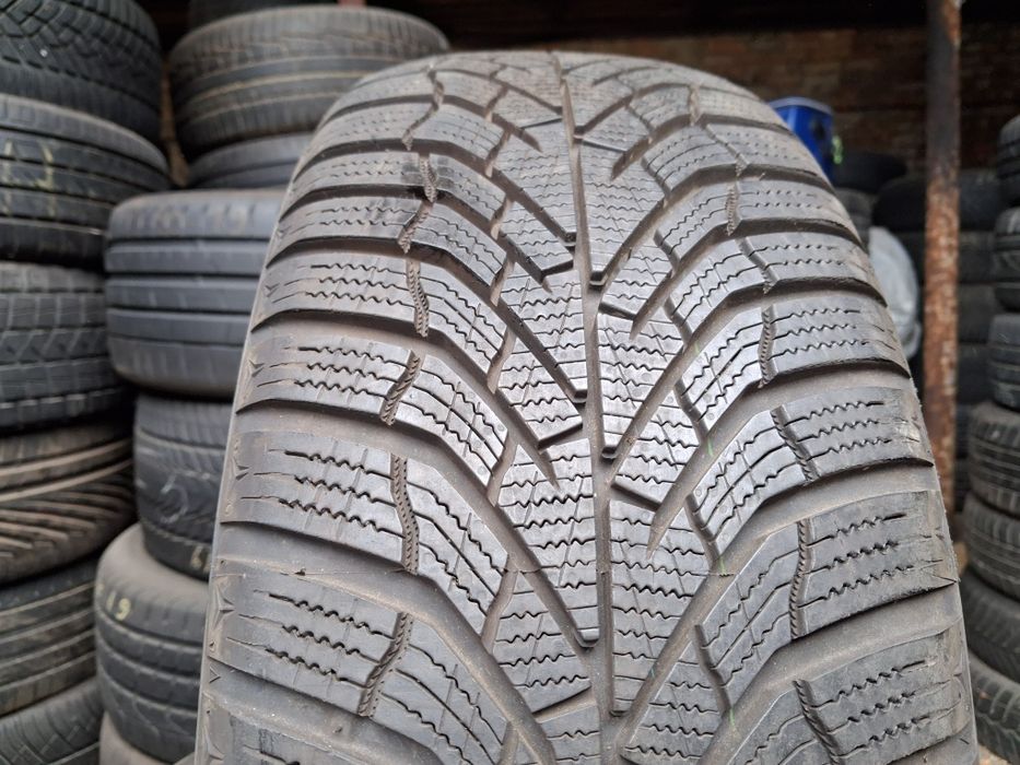 распаровка шины б/у 205/55  R16 Kumho