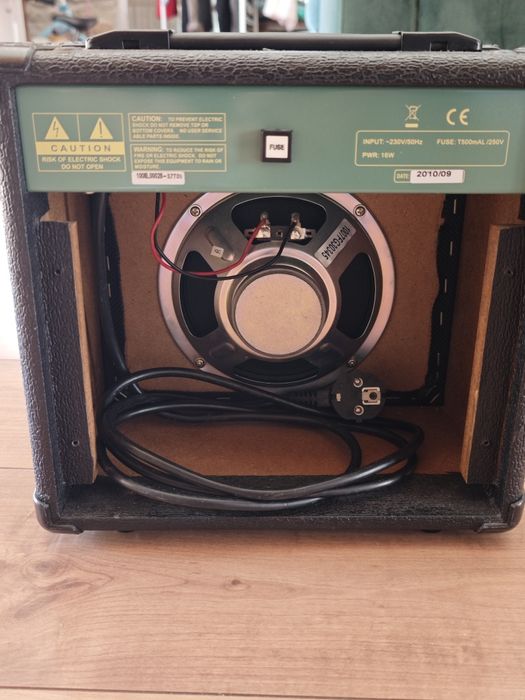 Amplificador guitarra Stagg 10ga