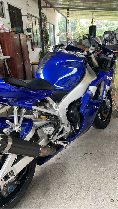 Vendo R1 Estado bom 2001