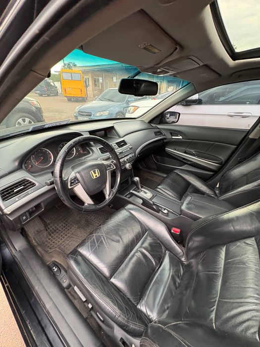 Honda accord  2008 року 3.5 газ бензин