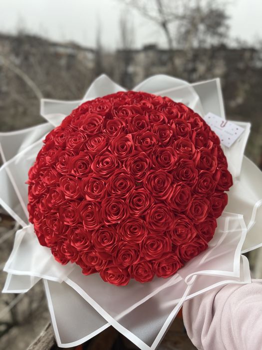 Букет троянд із атласних стрічок/ Букет роз из атласных лент