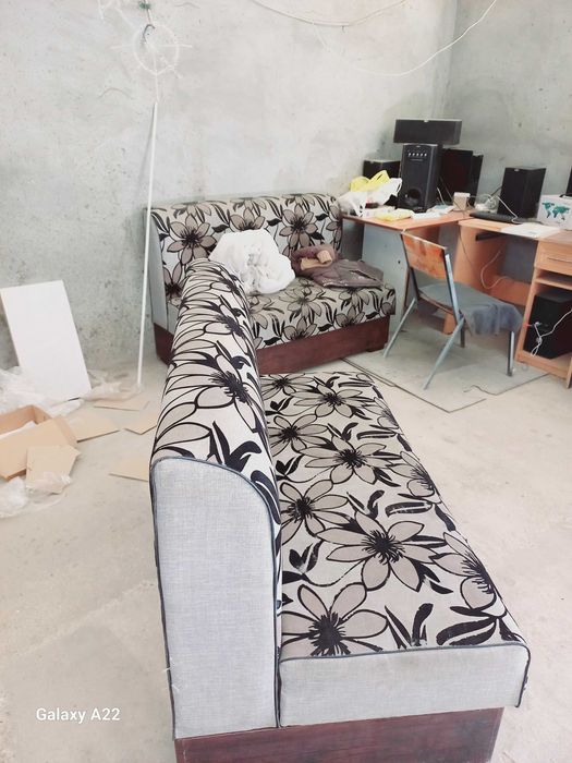 Продаються дивани для кафе