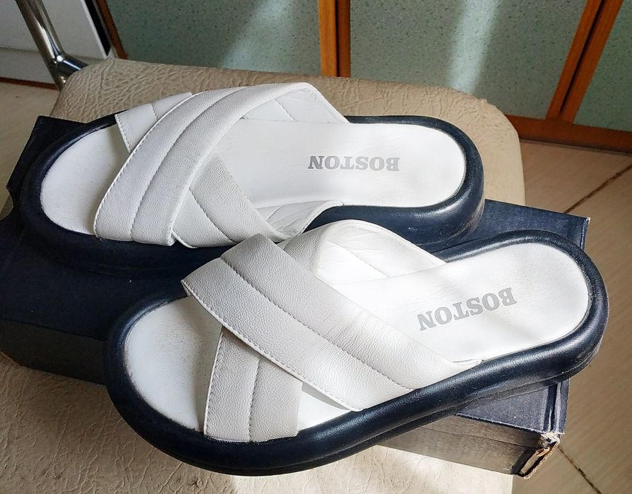 Кожаные шлепанцы белые 36 р