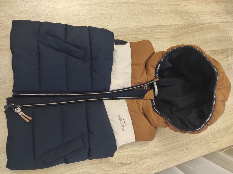 Жилетка C&A на хлопчика 86 розміру