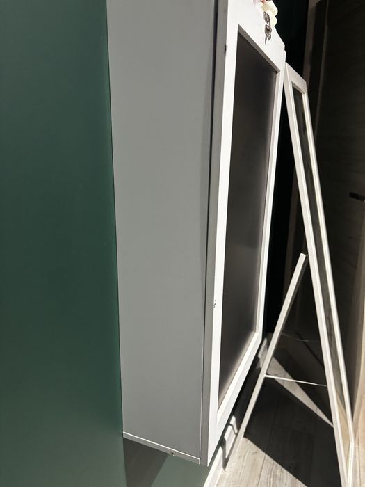 Rozkładane biurko wiszące