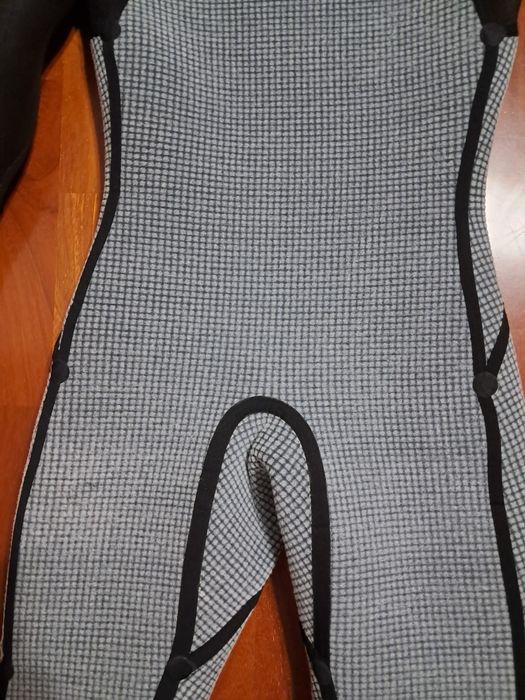 Fato surf wetsuit Volcom 4/3