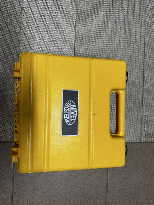 Laser krzyzowy Nivel Sysyem