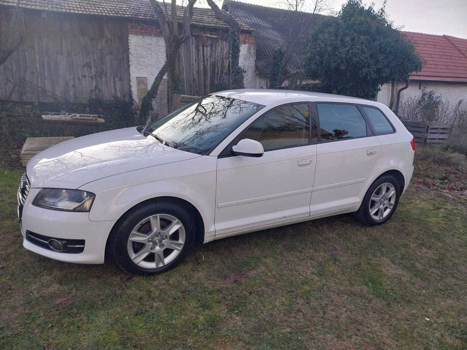 Audi A3 8P Sportback 1.6tdi uszkodzony
