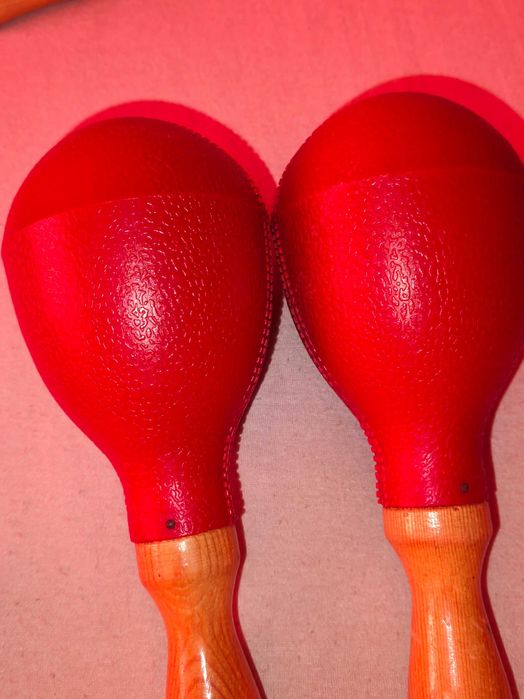 Três Guizeiras e um par de maracas