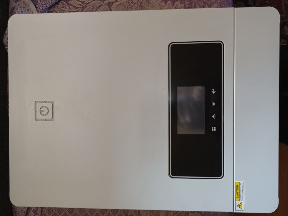 Продам гибридный инвертор Victor Max 8,2 kwt аналог Daxtromn