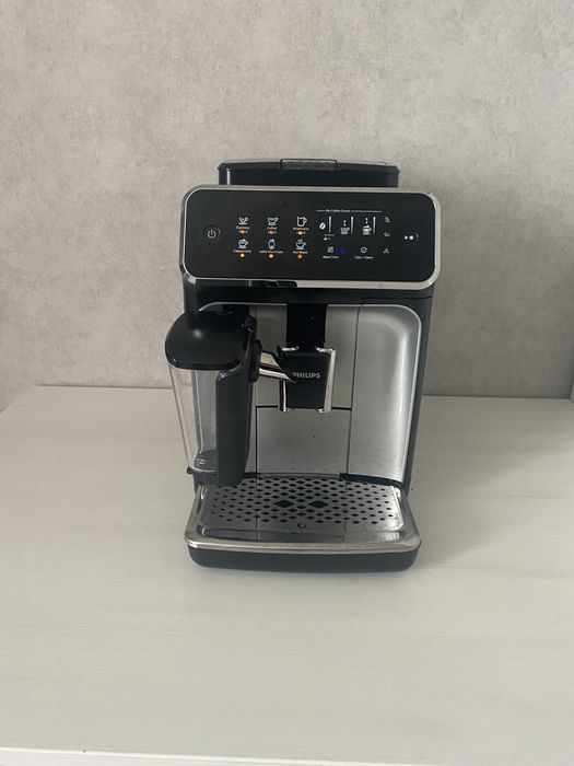 Кавомашина Philips/Saeco Incanto Cappuccino LatteGo є Вибір