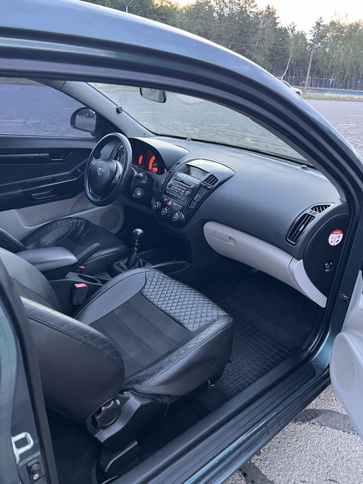 Kia Ceed 2009 1.4 газ/бенз кондиціонер працює кіа
