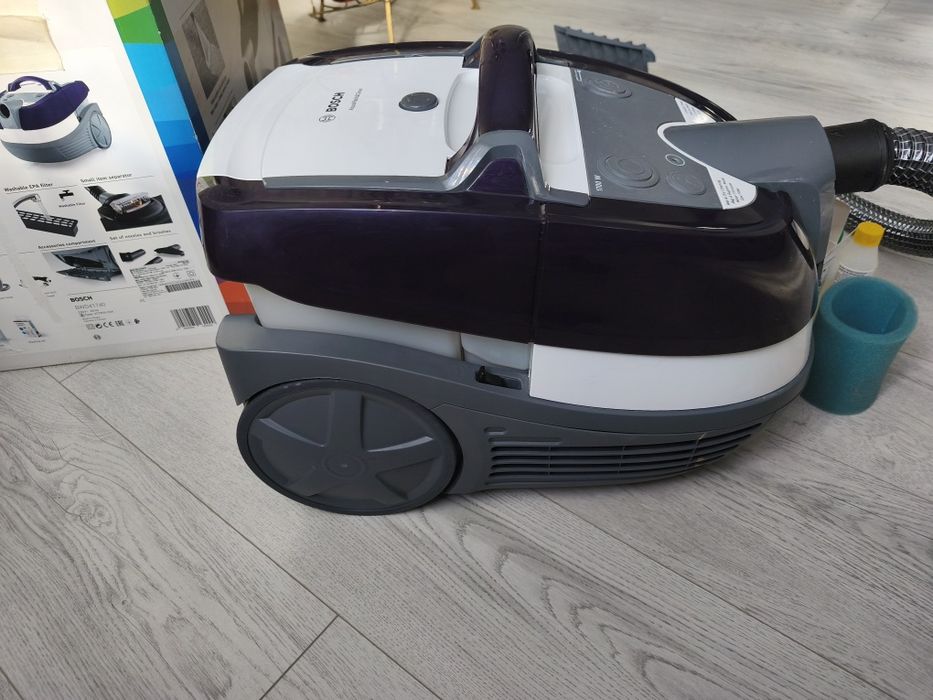 Пилосос миючий, пылесос моющий Bosch BWD41740