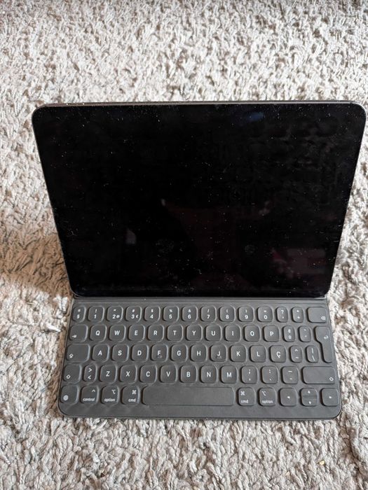 iPad Pro 11" com Capa Teclado