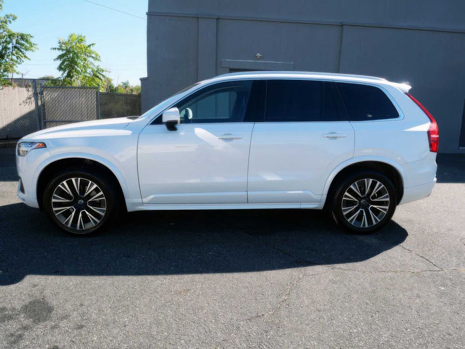 Volvo XC90      2020