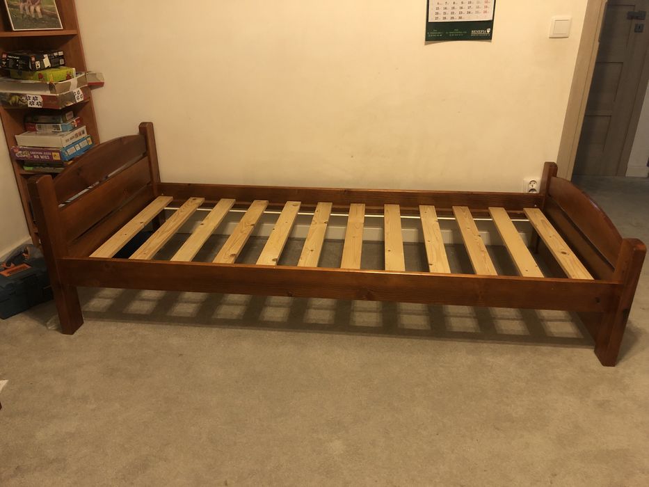 Łóżko drewniane 900 x 2000 ze stelażem