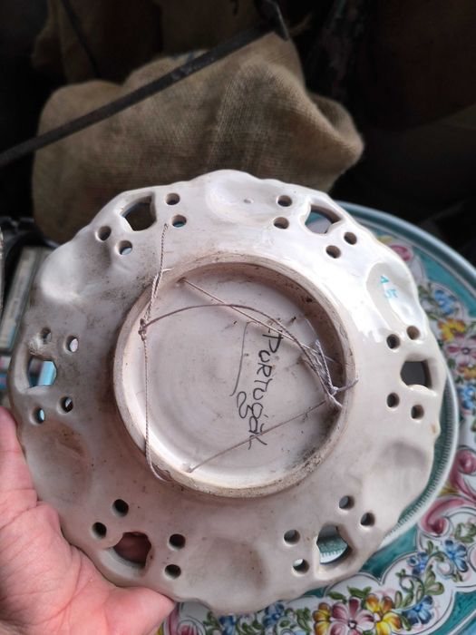 Loiça antiga em bom estado