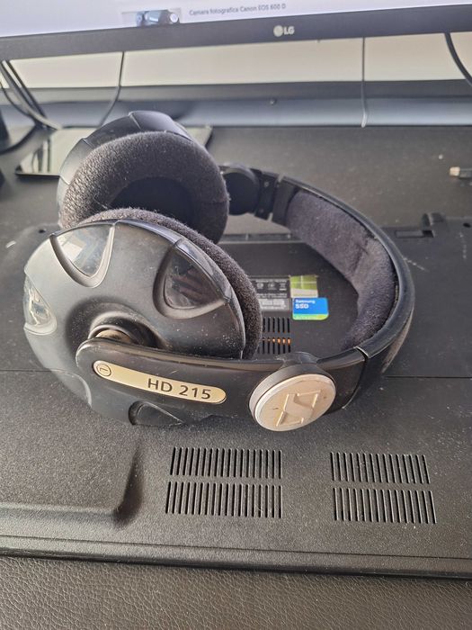 Auscultadores Sennheiser HD 215