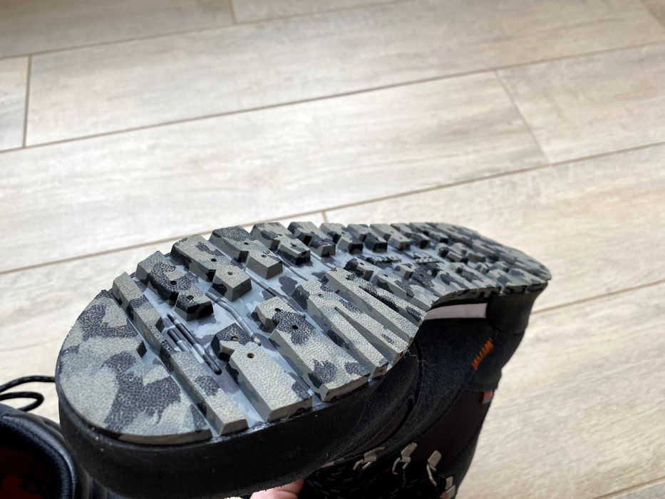 Adidas Terrex — треккинговые / хайкинговые ботинки средней высоты