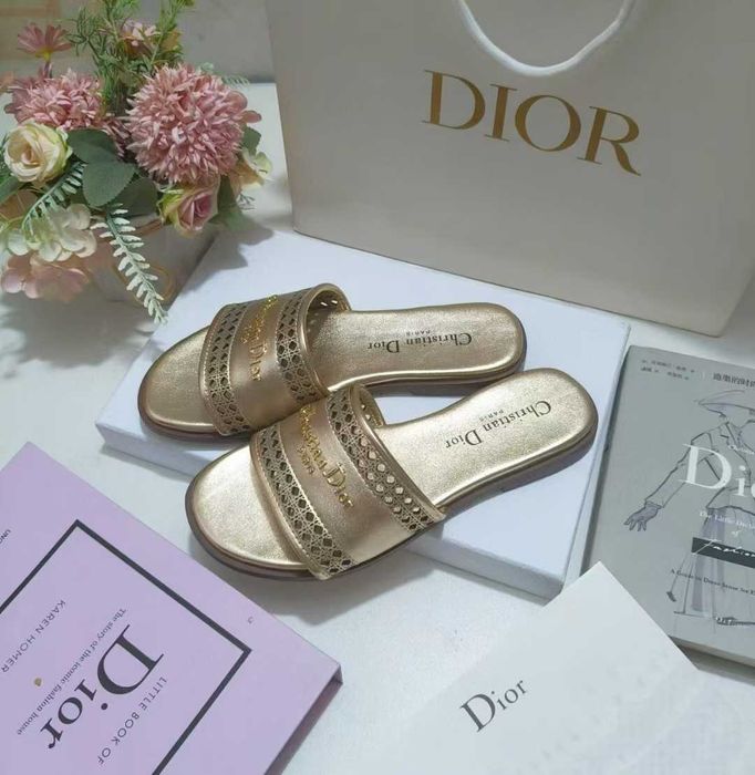 Buty, sandaly klapki, skora 060203