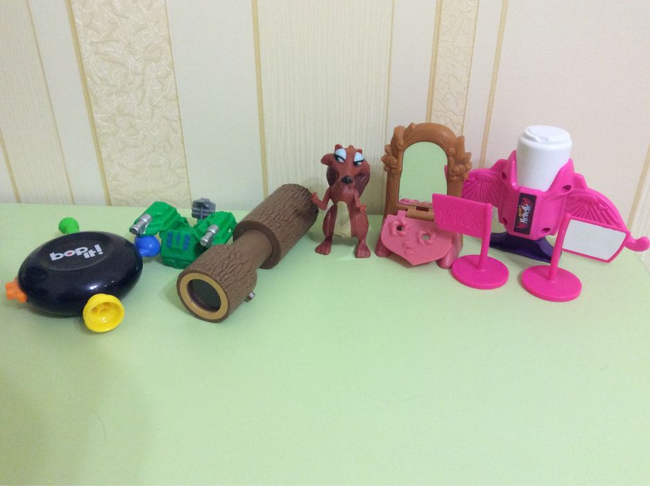 іграшки з мультфільміф МакДональдс