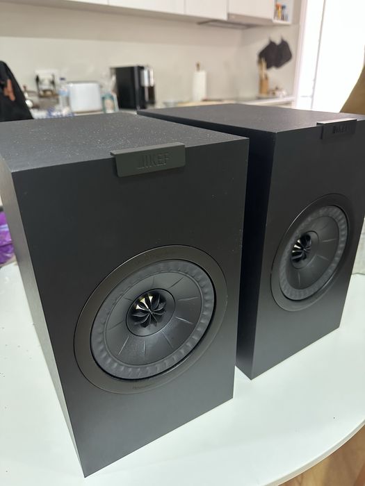 Colunas de som KEF Q1 Meta (Como novas)