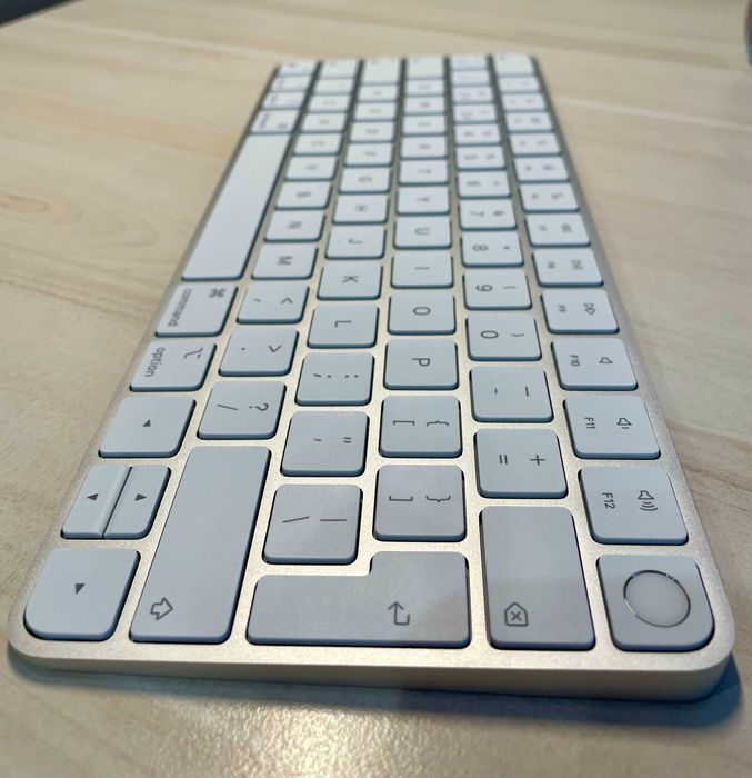 Apple Magic Keyboard z Touch ID A2449 + kabel USB-C → Lightning – Nowa