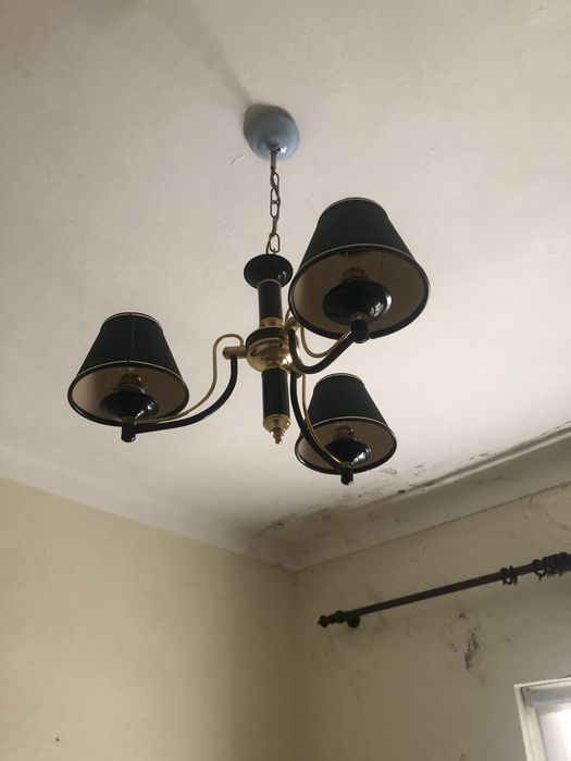 Varios candeeirod em bom estado