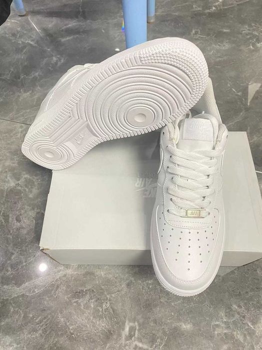 Promocja NIKE AIR FORCE 1 Biały AF1 R.43