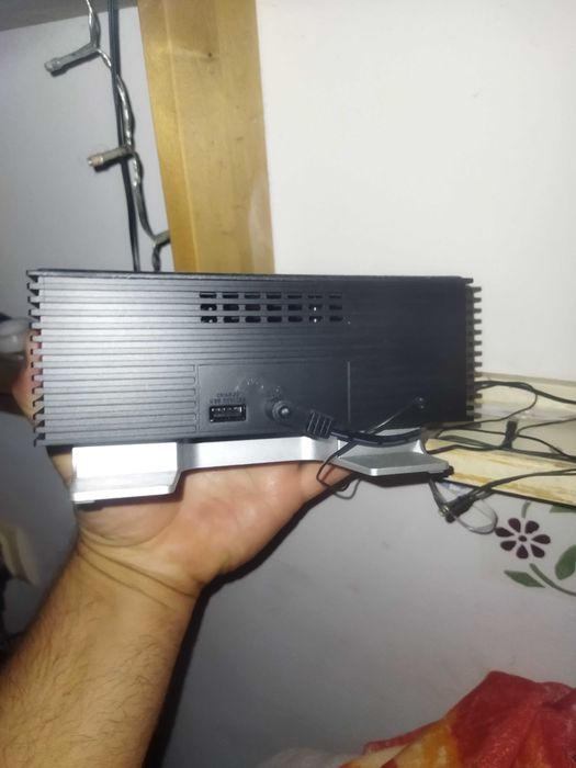Radiobudzik Blaupunkt CR55CHARGE | Ładowarka indukcyjna Qi, USB, FM