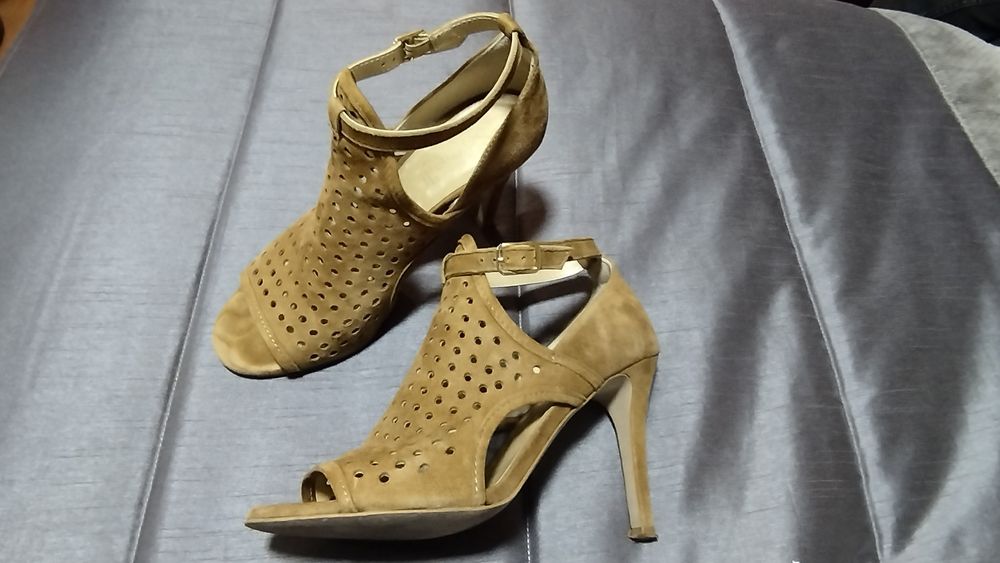 Sandália salto alto 38