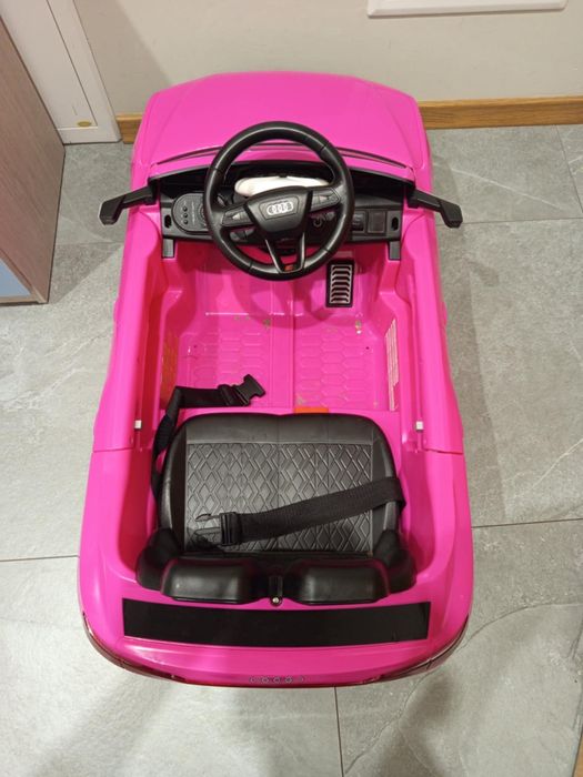 Auto  dla dziewczynki