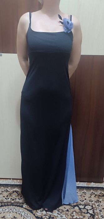 Сукня на брітельках