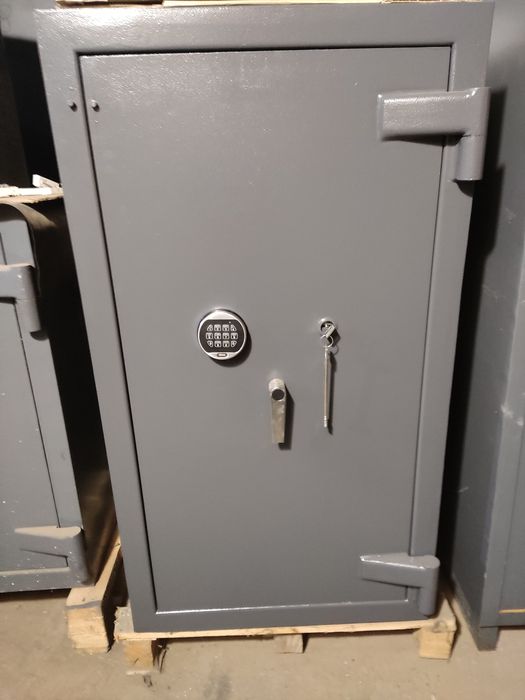 Сейф б.у зламостійкий банківський CL V.100.K.Е.