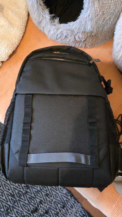 Nikon D3200 + AF-S DX 18-55 / Mochila Lowpro