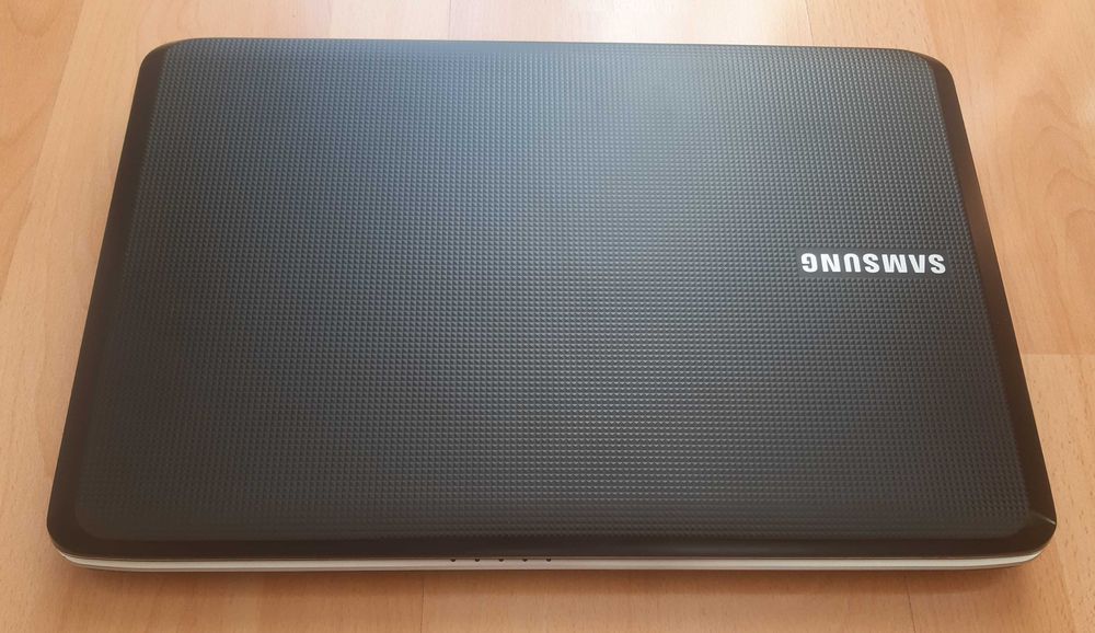 Samsung R530 - bez zasilacza, dysku, baterii - stan bardzo dobry