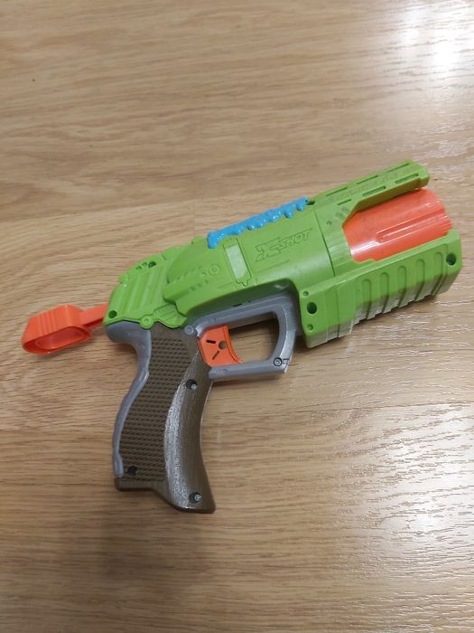 Продам детский, игрушечный пистолет